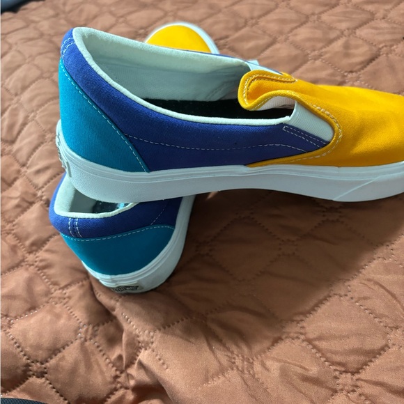 Colorful Vans - Picture 5 of 5